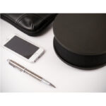 Audio blocker that can jam cell phone signals