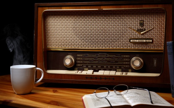 Jammer FM radio plays annoying noise