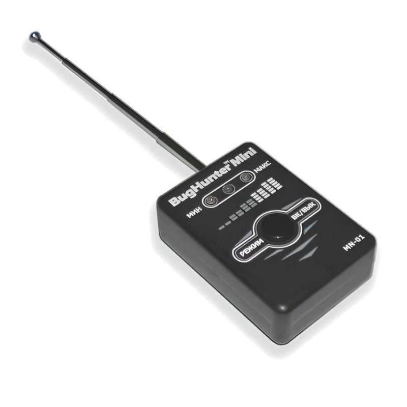 Wireless signal detector with telescopic antenna
