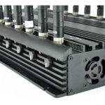 Cellular phone jammer with fin heatsink and dual side cooling fans Cellular phone jammer with fin heatsink and dual side cooling fans